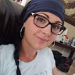 Meet your Posher, Lora